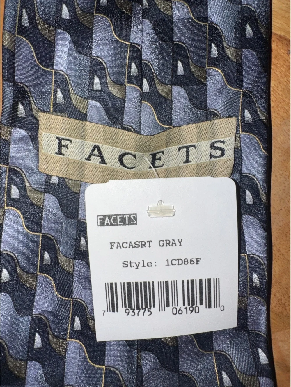 Facets geometric pattern 100% silk tie new with tags